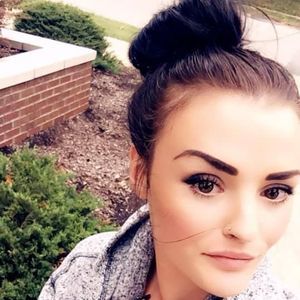 Meet your Posher, Alexandra